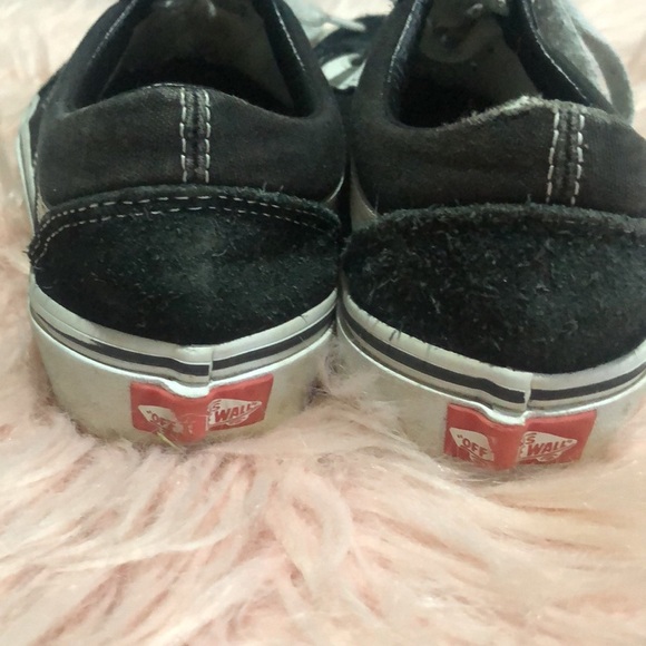 Vans Black/White Old Skool Shoes - Picture 2 of 4
